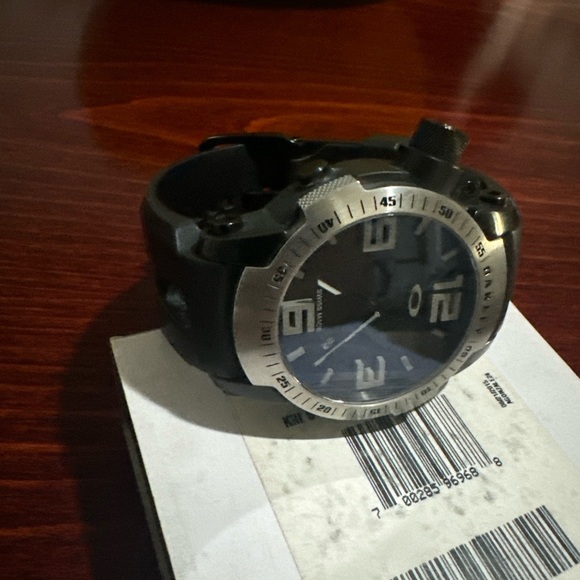 Authentic Oakley Kill Switch Watch/blak Dial/ Black Bezel-SS-Tech Bezel/EUC - Picture 10 of 15